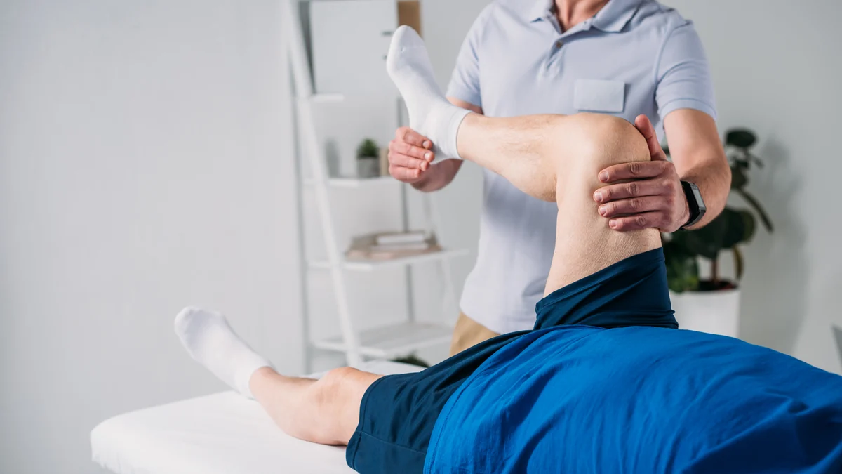 Fisioterapia para recuperación de pierna y movilidad